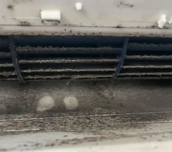 临漳空调吹的风有股烧焦味是怎么回事